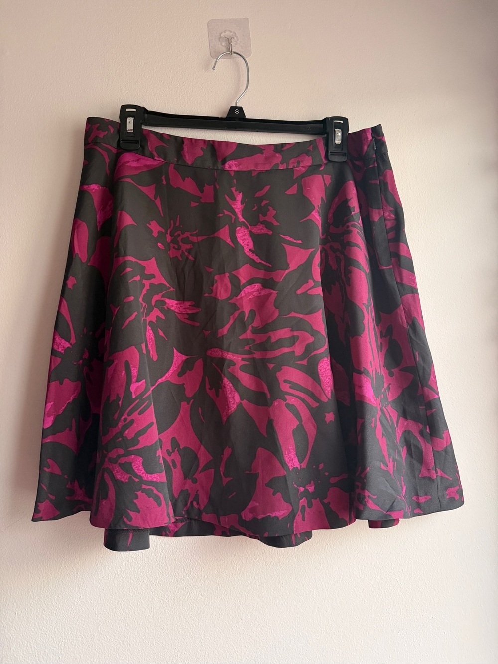 The Limited Black Magenta Floral A-Line Skirt Size 10